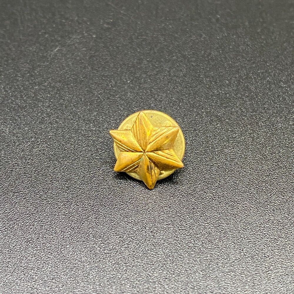Gold Tone Pin Girl Scouts Of America One Year Membership Star - Vintage